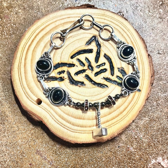Thor’s Hammer Mjolnir Black Onyx Bracelet - Picture 4 of 9